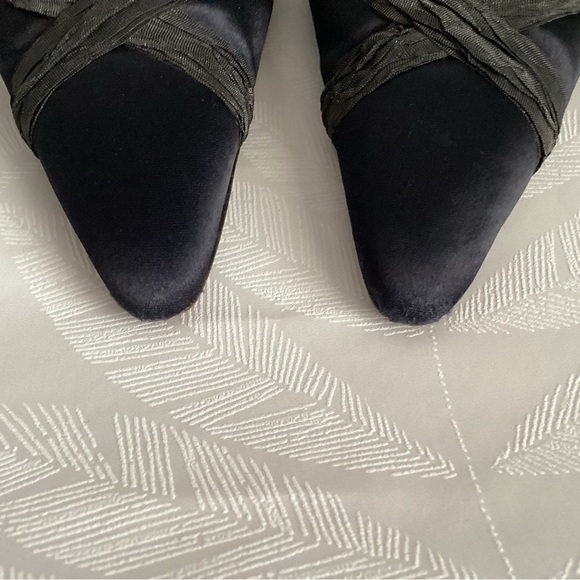 Manolo Blahnik Satin Ankle Strap Heels, Size 39 - Picture 6 of 11